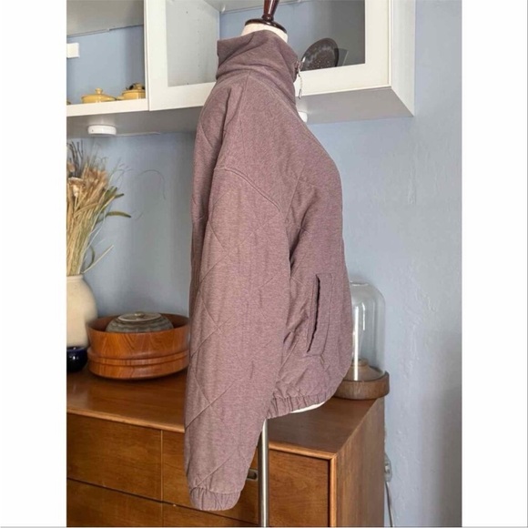 Vuori Halo Insulated Quilted Jacket in Hazel Heather Size S - Picture 4 of 8